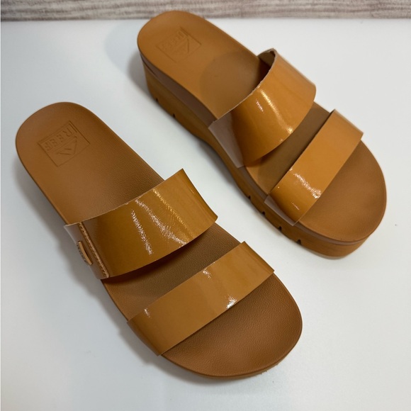 Reef Tan Slide Sandals patent  leather Cushion higher sandals - Picture 1 of 1